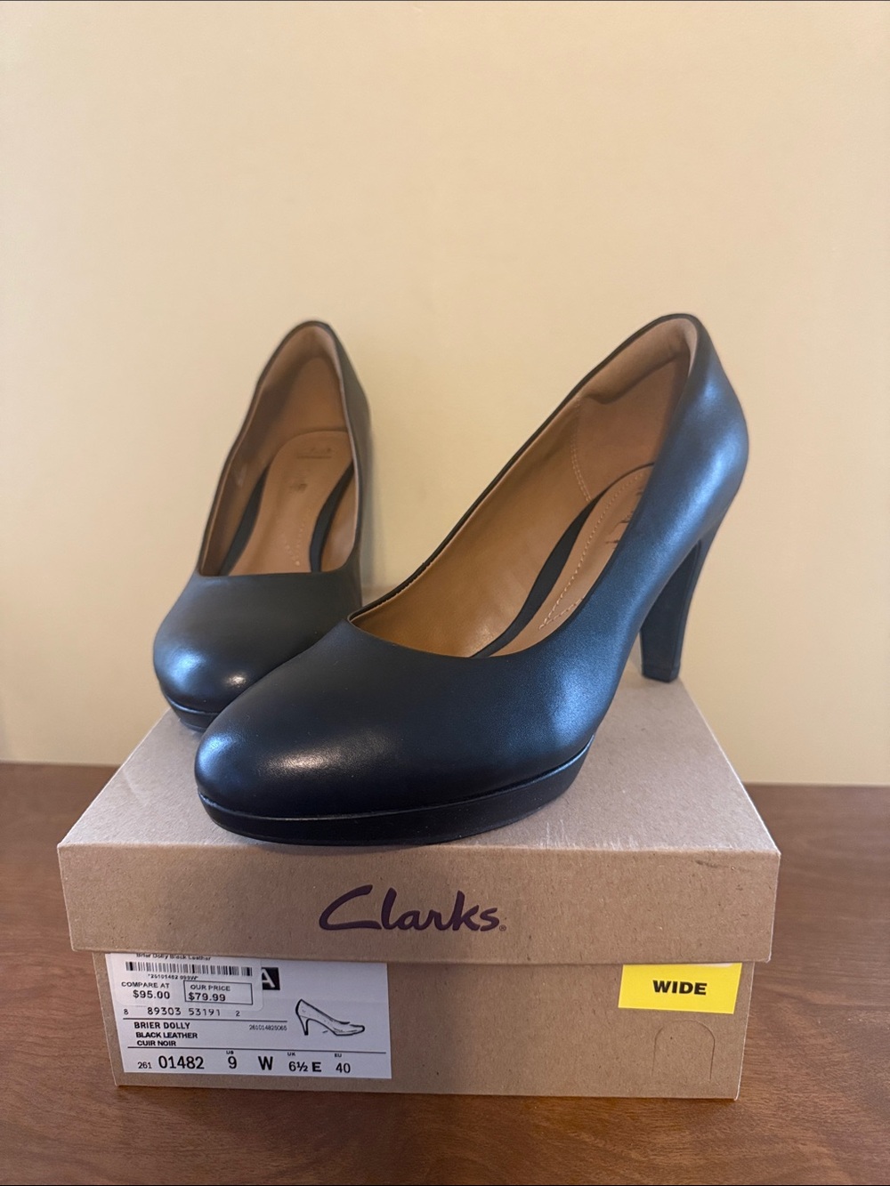 NWT Black Clark Brier Dolly Leather Pumps size 9 Wide